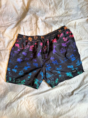 GUESS Los Angeles Tropical Gradient Swim Trunks Men’s Medium